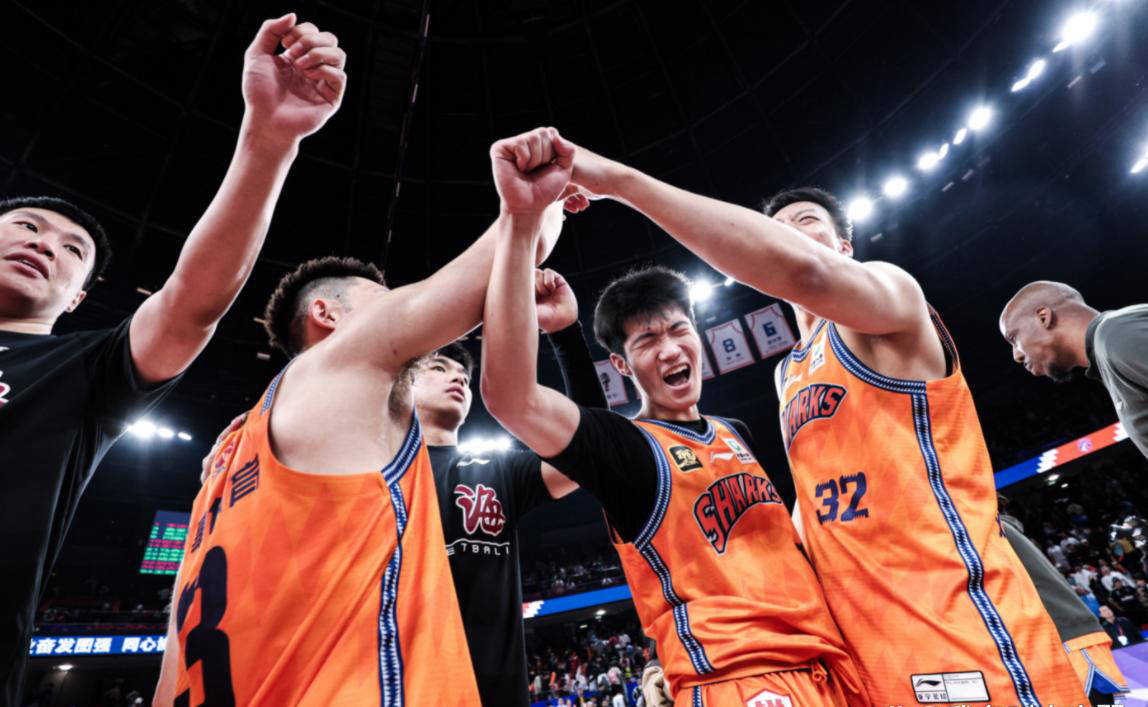 九游娱乐首页-包含上海男篮遭遇江苏队逆转，憾失胜利的词条