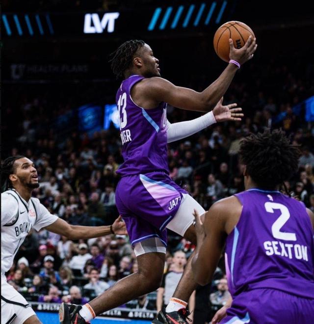 九游游戏-爵士队主场比赛吸引众多球迷观战氛围火爆的简单介绍