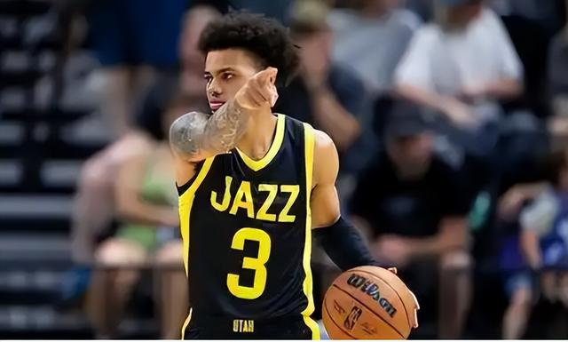 九游体育官方入口-爵士队员在比赛中展现出色实力夺魁