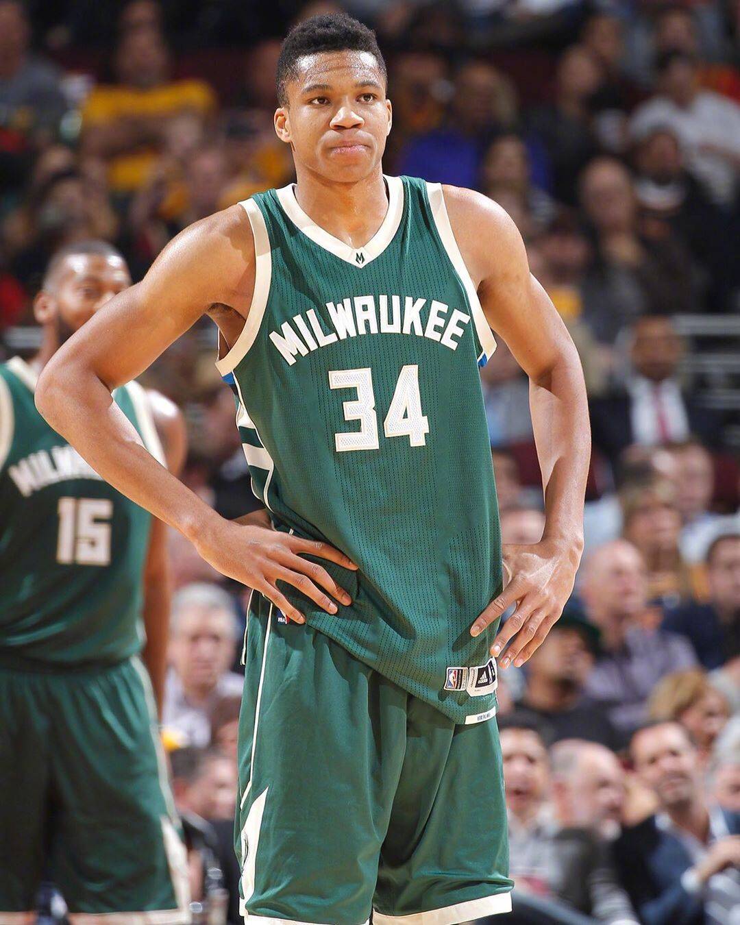 九游娱乐官方网站-骑士主场战胜对手，领先对手一大步