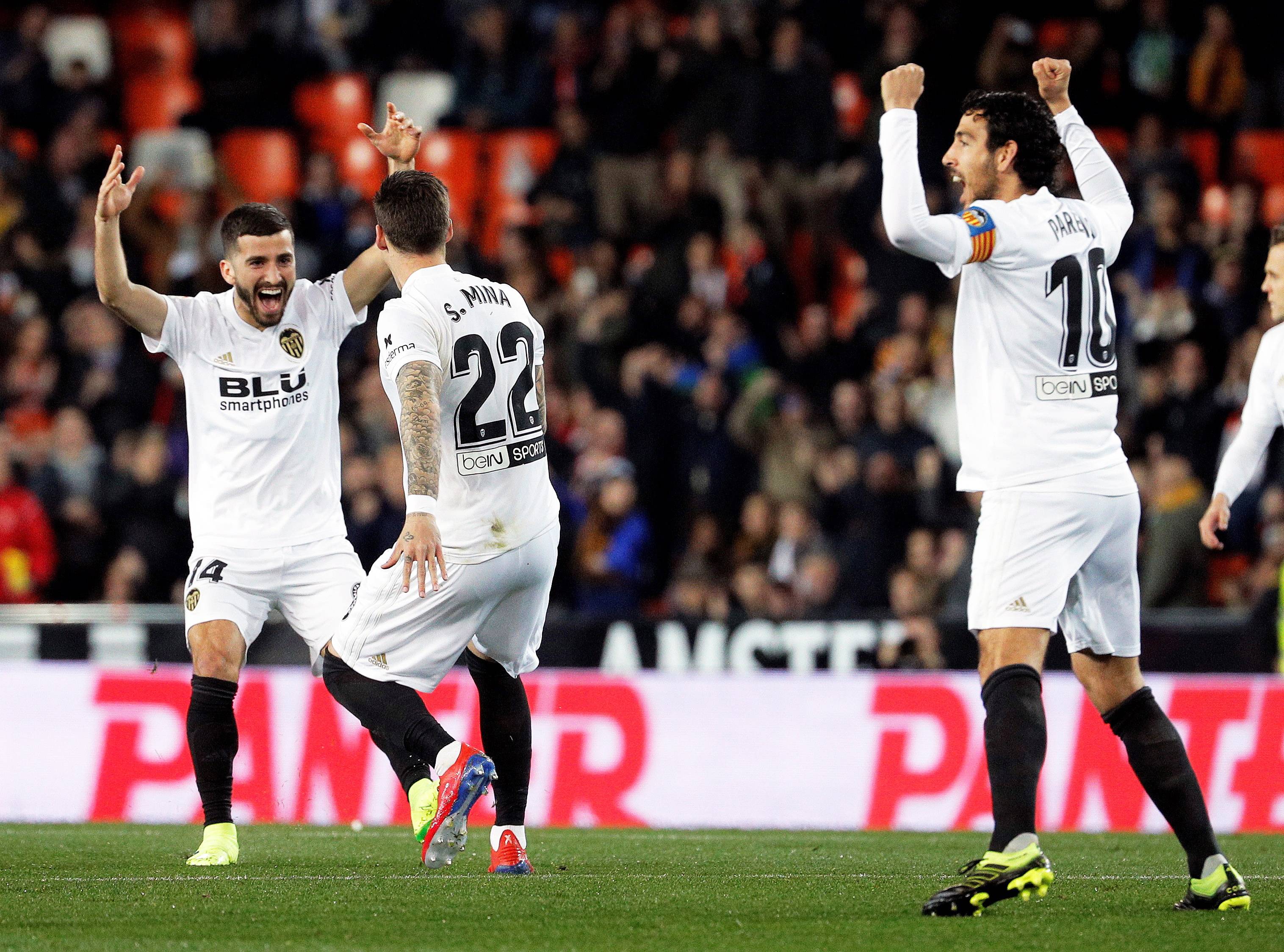 九游游戏-足球联赛吸引众多球迷关注，各队实力差距明显的简单介绍