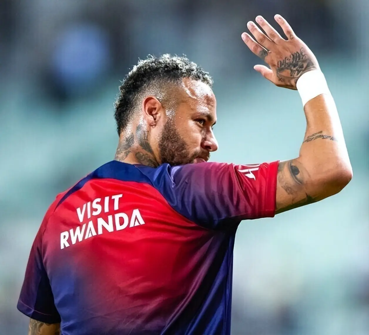 九游娱乐网页-战意十足：阿尔希拉尔世俱杯热身赛回顾的简单介绍