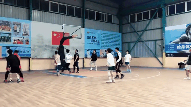 九游体育APP下载-关于体育明星齐聚球场，篮球比赛娱乐性持续提升的信息