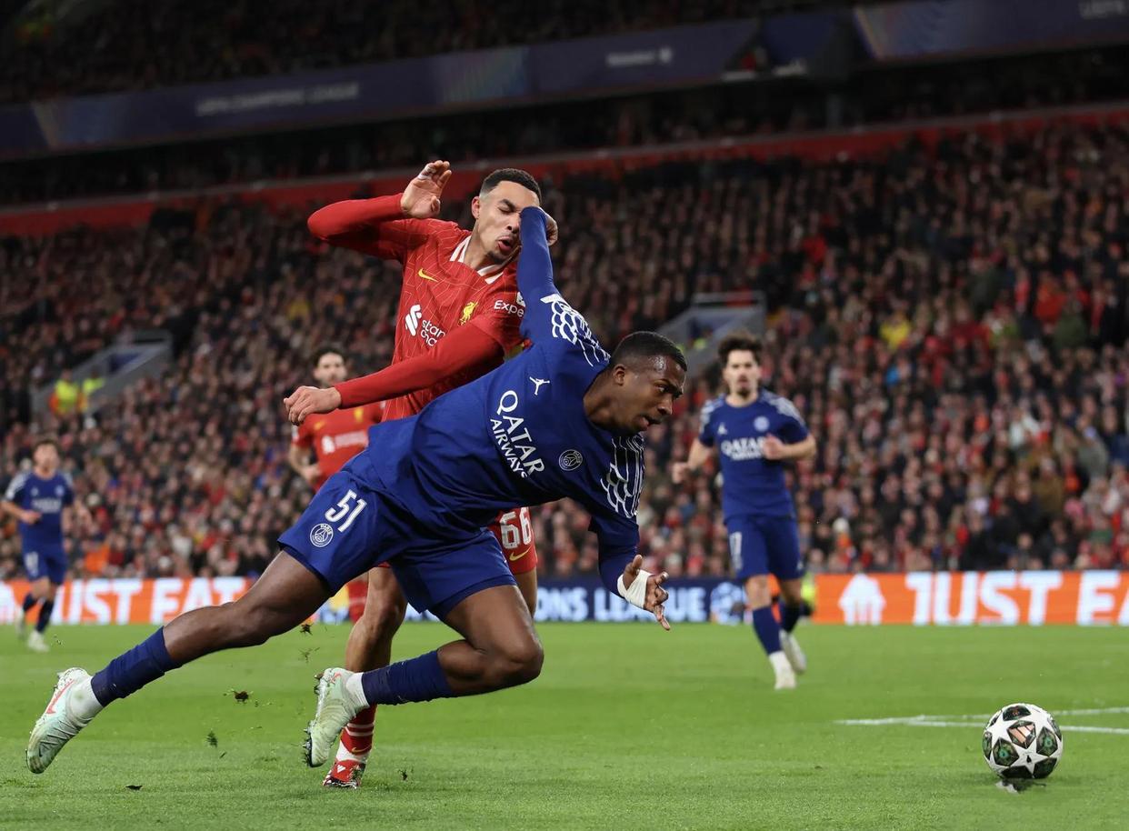 9you娱乐-利物浦客场逆转拜仁，晋级八强