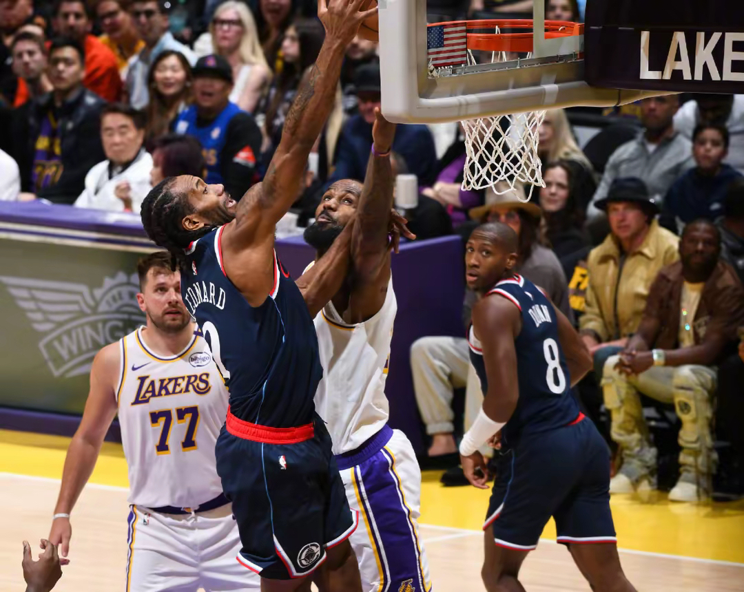 九游娱乐-包含小组赛焦点:湖人登顶,比分揭晓的词条