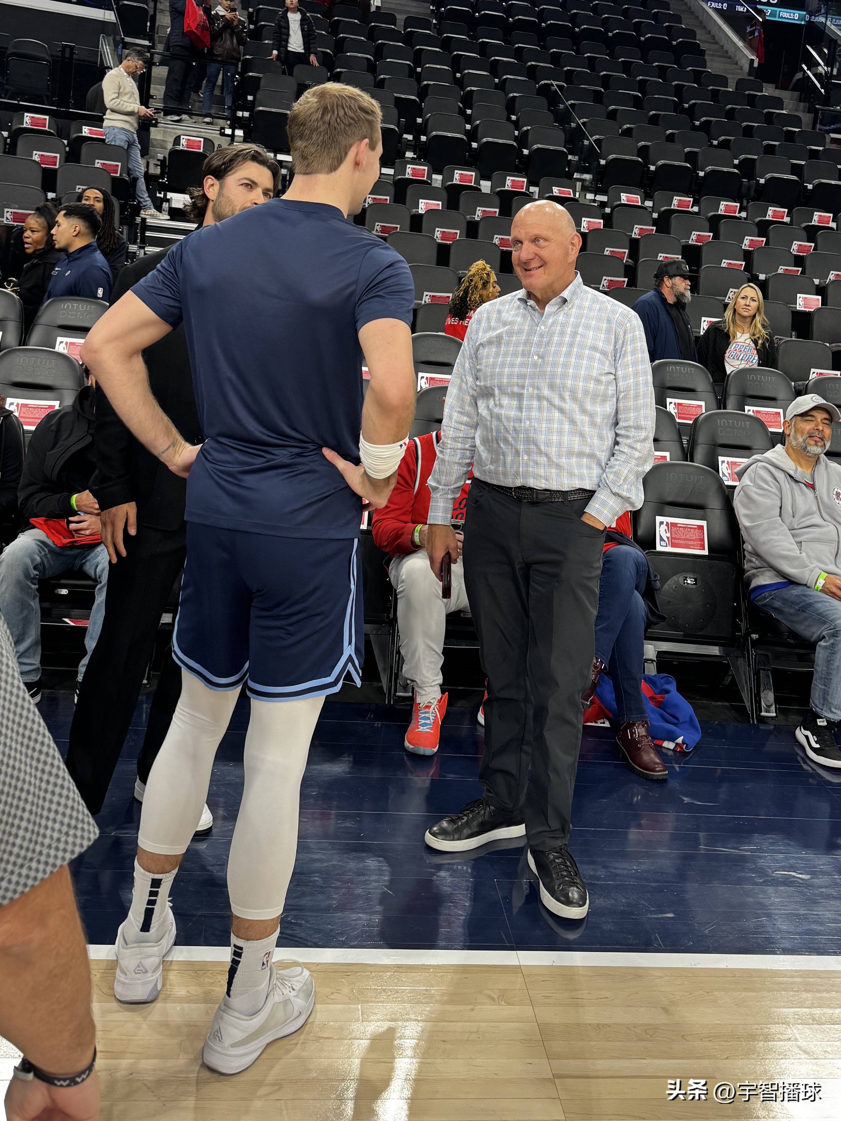 九游官网-人不敌灰熊,西蒙斯仍迷失在场上的简单介绍