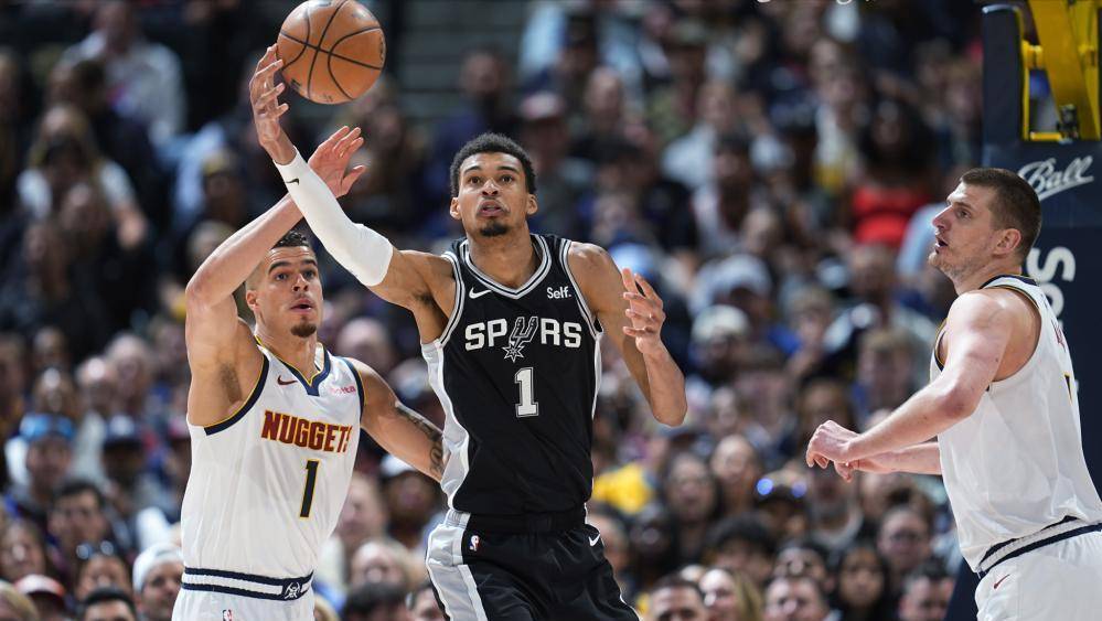 九游体育平台-爆发手球巨星大战，实力对决引发球迷狂热的简单介绍