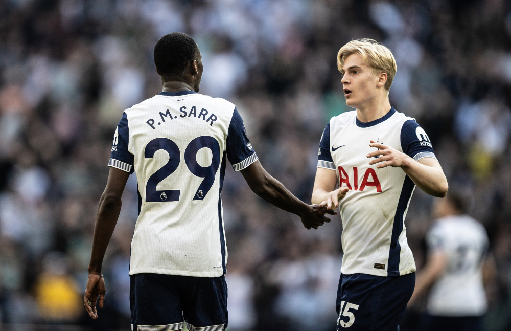 九游娱乐官方-包含英格兰险胜法国队，孙兴慜关键助攻中超的词条