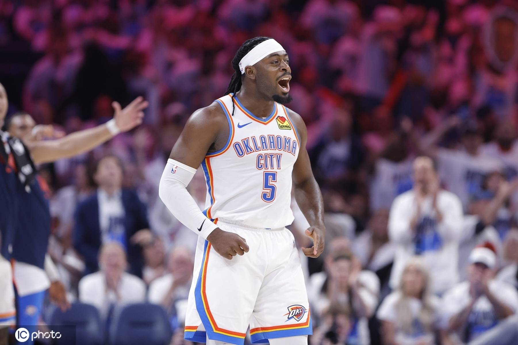 九游体育APP下载-灰熊狂胜活塞,莫兰特拿下40分创耀眼表现