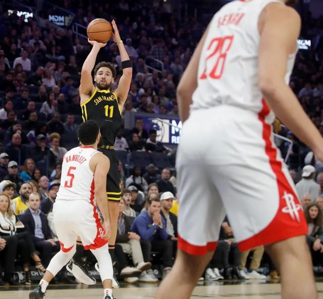 九游娱乐入口-四川队横扫广东队,克莱高光表现