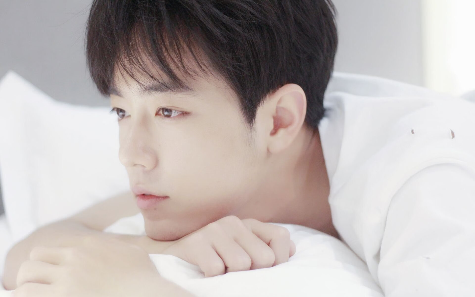 九游娱乐网页-布克狂轰35+12率队逆转，奇才主场擒狼终结四连败